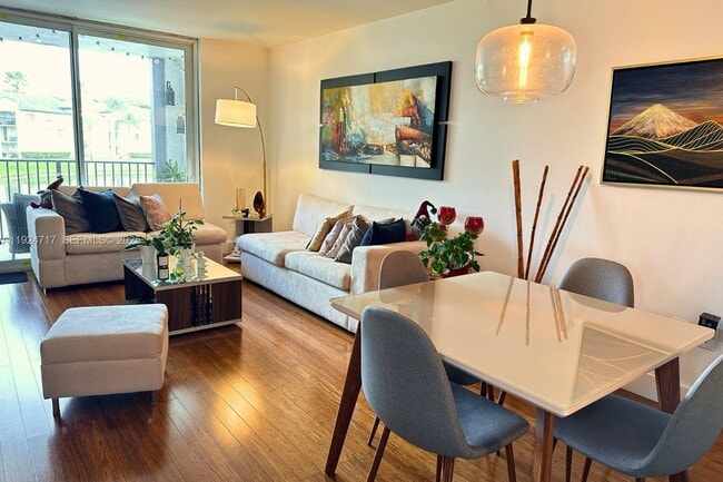 Foto del edificio - 4350 NW 107th Ave