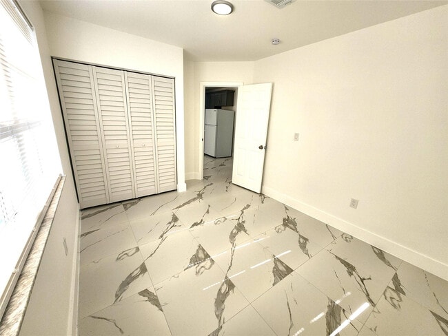 Building Photo - 2466 Lincoln St