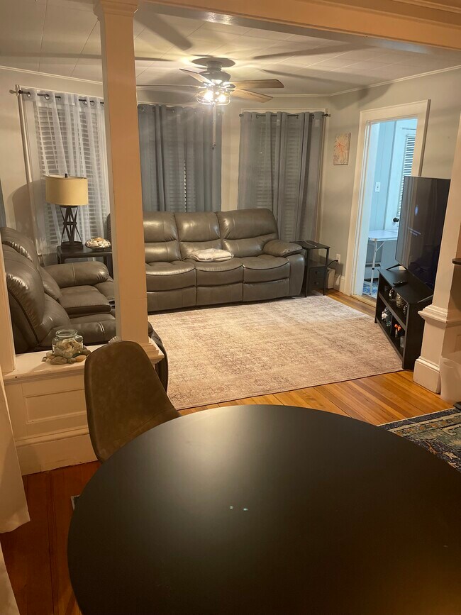 Sala de estar - 20 Crescent St