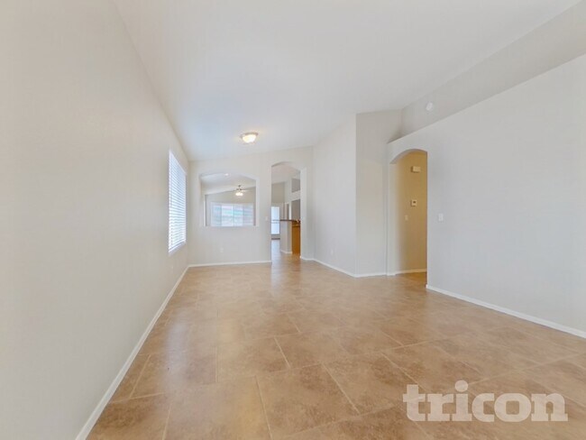 Foto del edificio - 2030 N 108th Dr