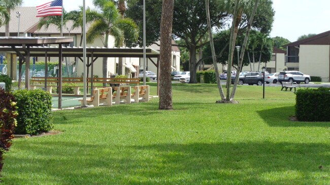 Building Photo - 5883 La Paseos Dr