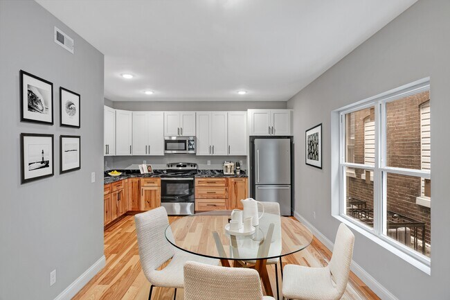 Foto del edificio - 3525 Giles Ave