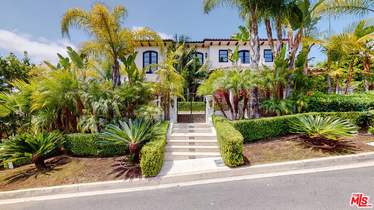 Primary Photo - 1121 MARILYN Dr