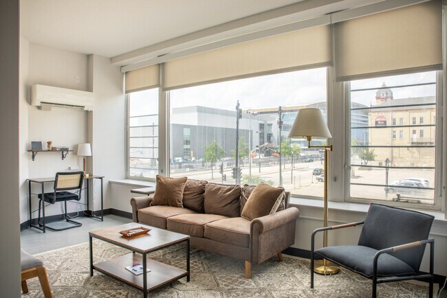 Foto del edificio - 333 W State St