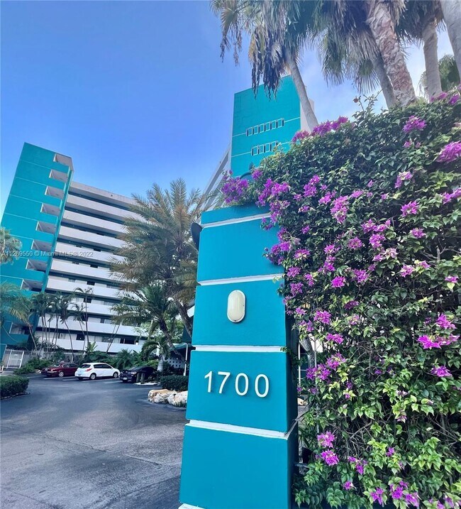 Foto del edificio - 1700 NW N River Dr