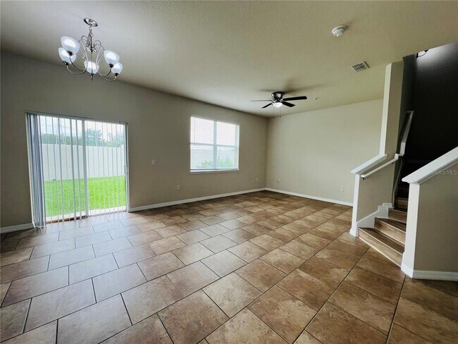 Foto del edificio - 6570 S Goldenrod Rd
