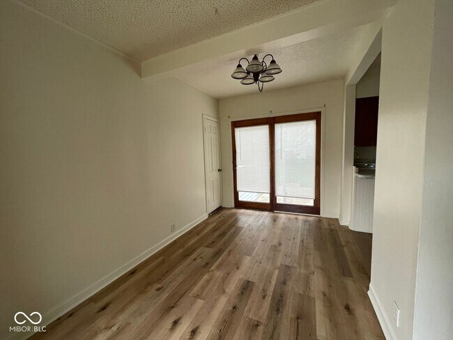Foto del edificio - 4522 N Longworth Ave