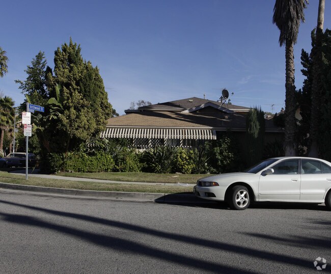 Building Photo - 12420 Archwood St