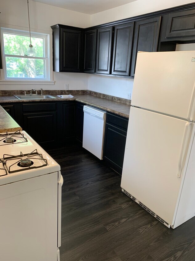 Foto principal - 849 S Newton Ave