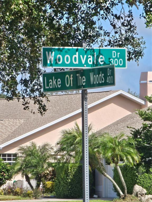 Foto del edificio - 417 Lake of the Woods Dr