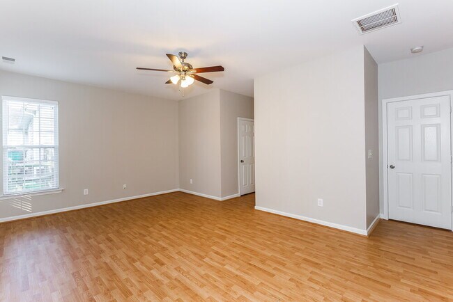 Building Photo - 13514 Planters Row Dr