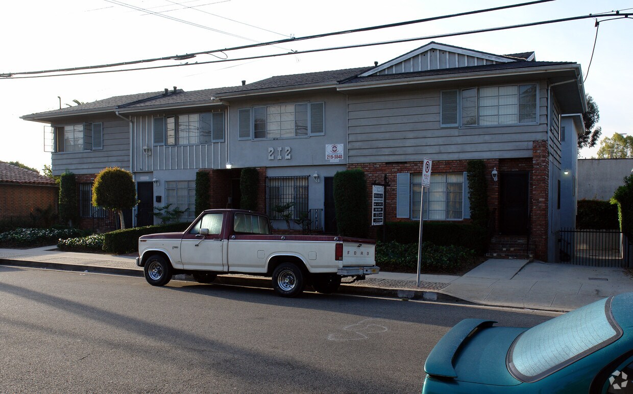 Foto del edificio - 212 W Plymouth St