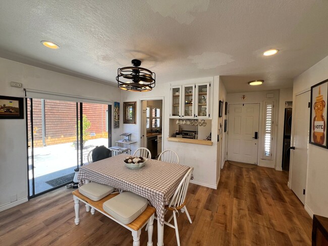 Building Photo - ONE LEVEL ONE BEDROOM TOP-UNIT CONDO IN HE...