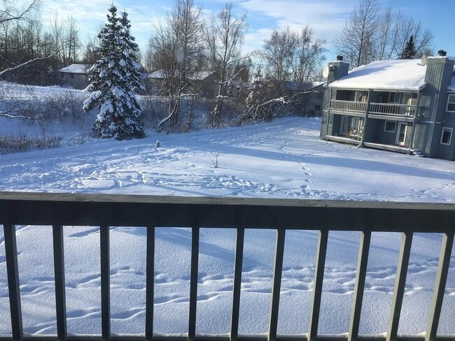 Foto del edificio - 2 Bedroom, 1 Bath Condo in South Anchorage