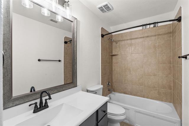 Building Photo - 9005 Holliday Ln