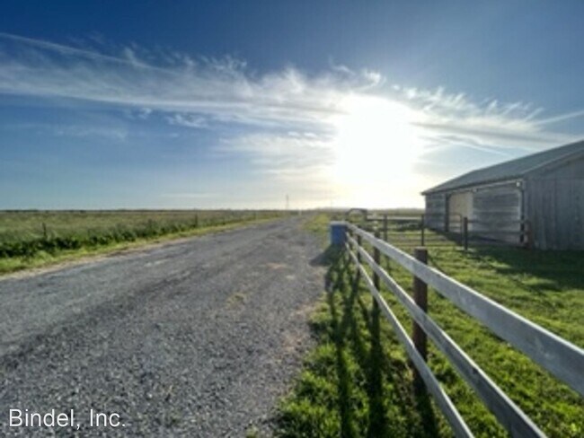 Building Photo - 4 br, 2 bath House - 4150 Old Samoa RD