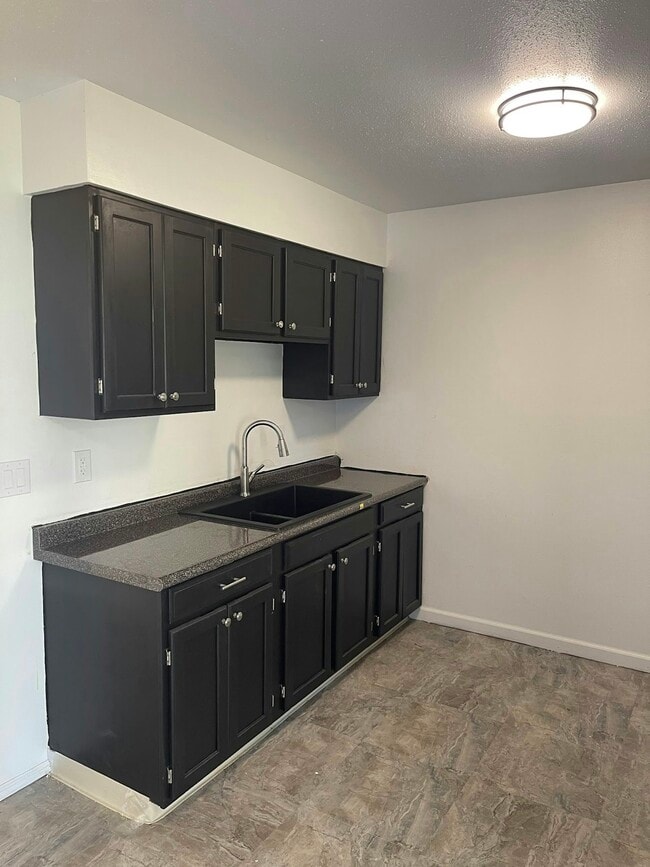 Foto del edificio - 4161 W Ridge Rd