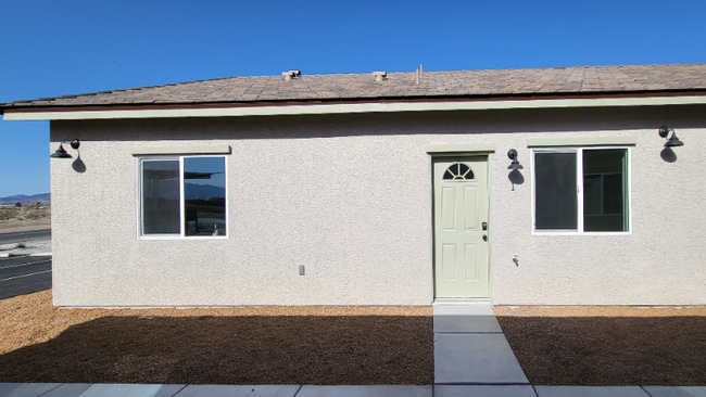 Building Photo - 1271 S Dandelion St