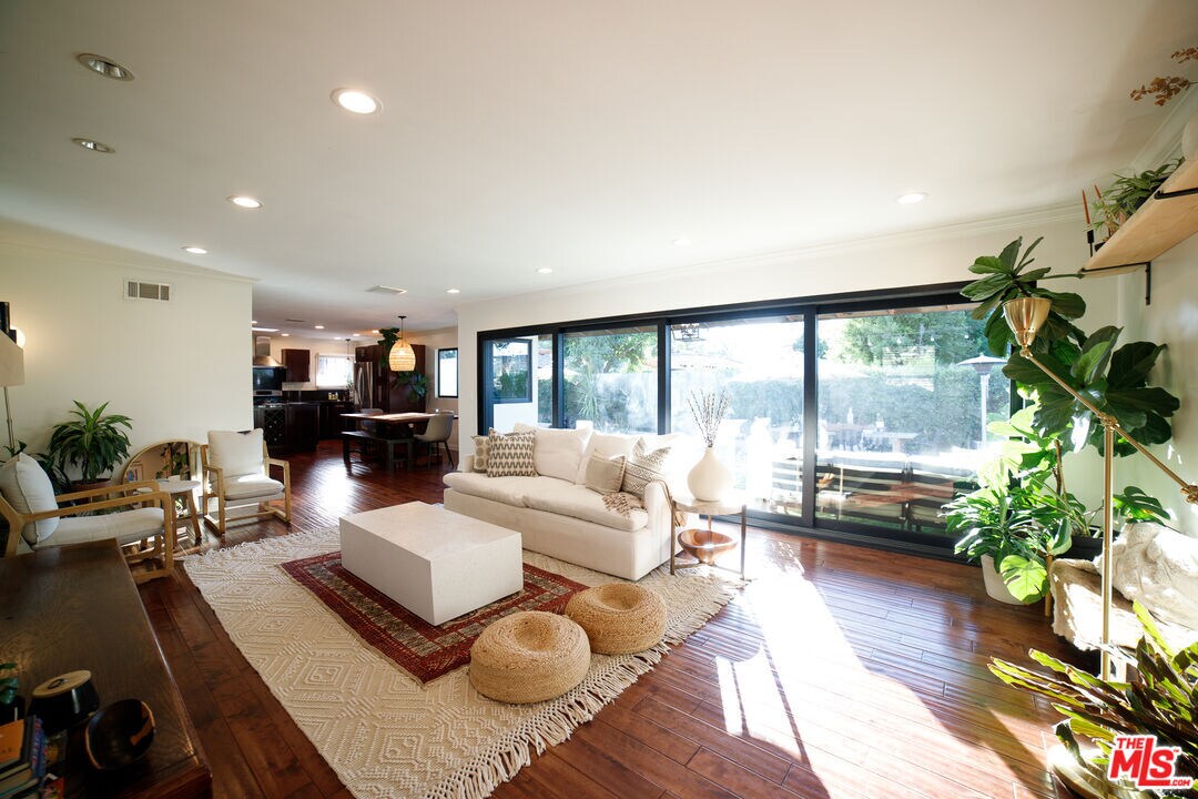 Foto principal - 22461 Cass Ave