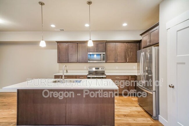 Foto del edificio - 1788 NE Gilbert Ln