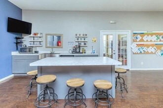 Building Photo - 409 Riverhill Loop