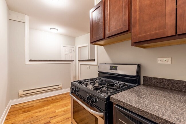 Building Photo - 516 W Melrose St