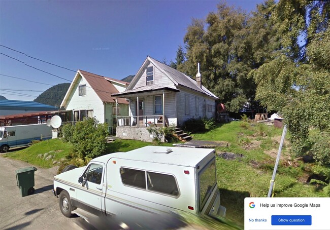 Building Photo - 107 Excel St