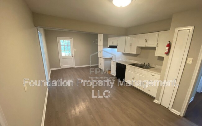 Building Photo - 3717 Briar Rose Rd