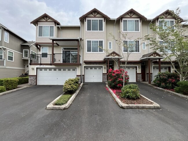 Building Photo - 2 Bedroom 2.5 Bathroom with 2 Tandem Car garage ~ Convenient Cedar Mill Location Near St. Vincent...