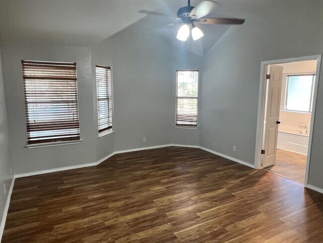 Foto del edificio - 1700 Indian Springs Rd