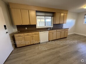 Building Photo - 448 Hodder Ave