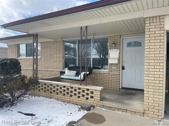 Building Photo - 34639 Richard O Dr