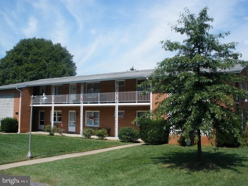 Primary Photo - 300 Cornell Ave