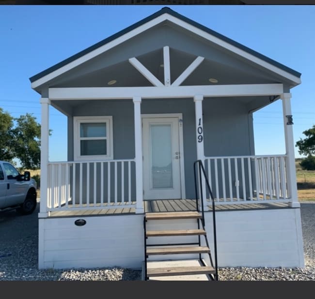 Building Photo - 701 CR 2264