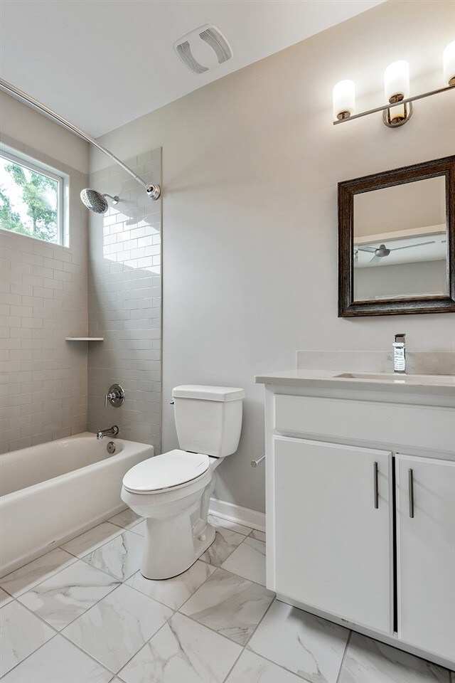 Foto del edificio - 825 N Bronough St