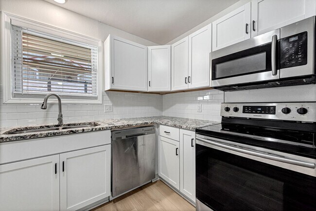 Foto del edificio - 14791-14793 Dutchmans Dr