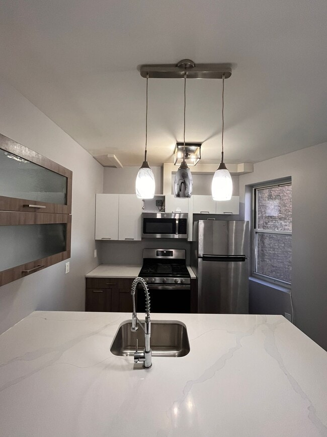 Building Photo - 271 Hancock Ave