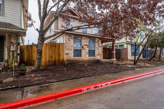 Foto del edificio - Tasteful 3 Bedroom, 2 Bath Home Near Tesla