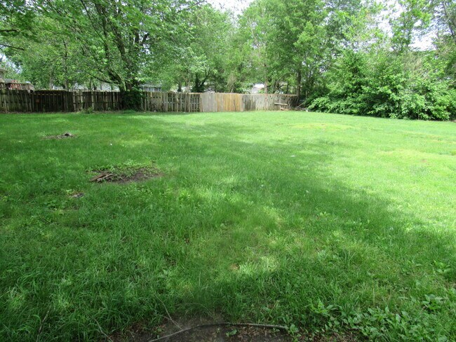 Foto del edificio - 529 S Olive St