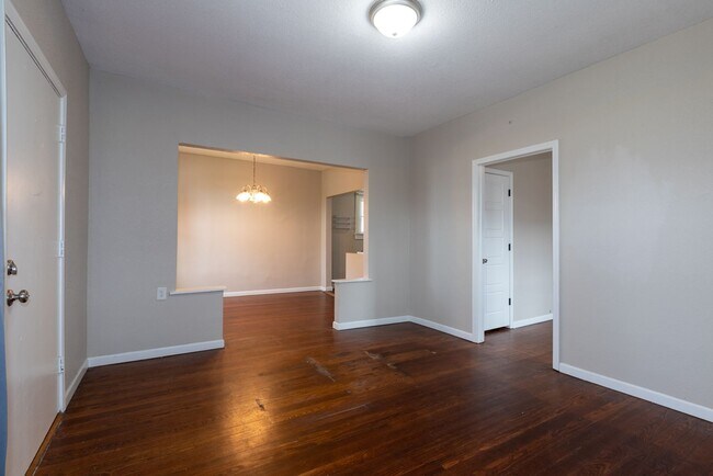 Building Photo - SECTION 8 WELCOME - NEWLY RESTORED - 2 BED...