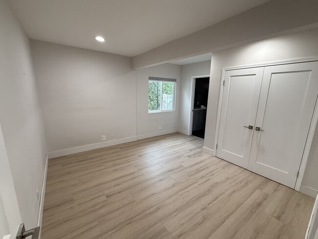 Building Photo - 14622 Huston St