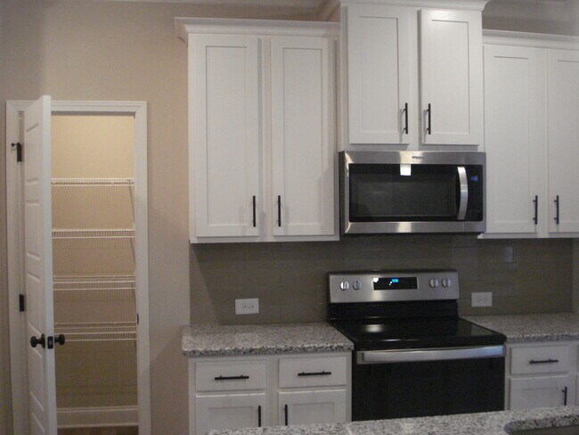 Building Photo - 4717 Cypress Park Dr