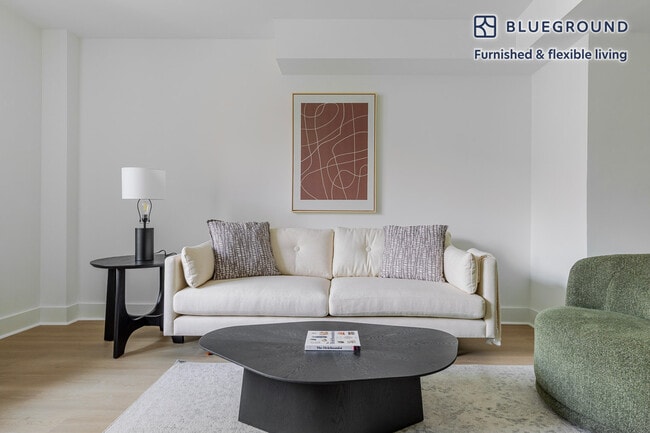 Foto del edificio - 4-75 48th Avenue-SI FL5-ID2233