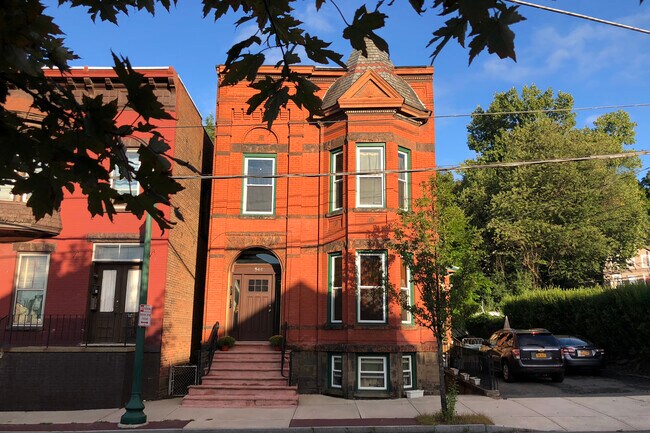 Foto del edificio - 544 1st st