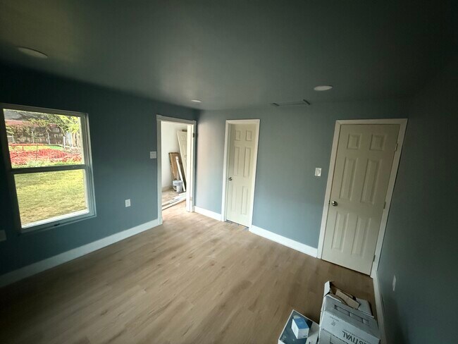 Foto principal - 3229 Odessa Ave