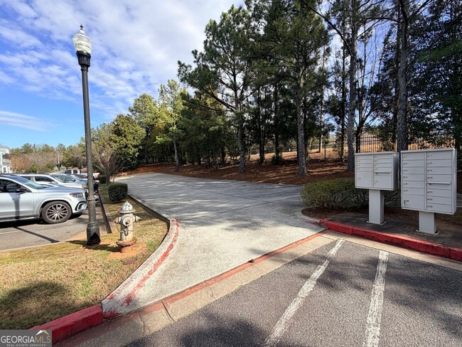 Foto del edificio - 379 Pine Hill Pl