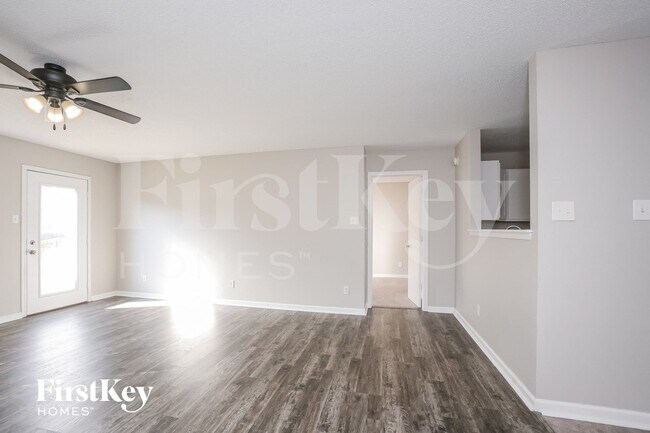 Building Photo - 10913 Miller Dr
