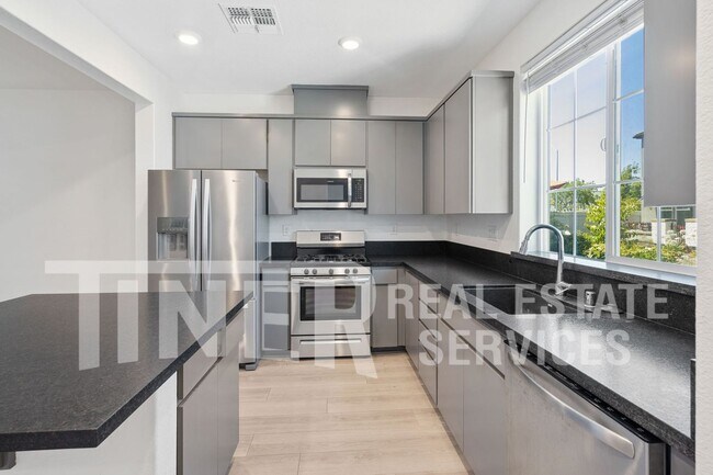 Building Photo - 3135 Blackbird Ct