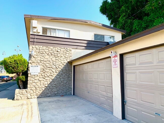 Building Photo - 9509 Flower St