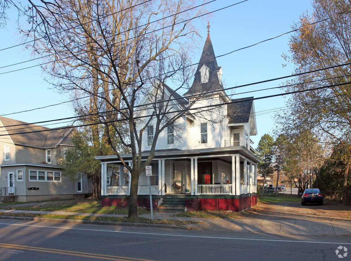 Building Photo - 30 Lake Ave